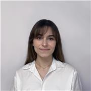 Profesora de dibujo apta para niños y jóvenes adultos